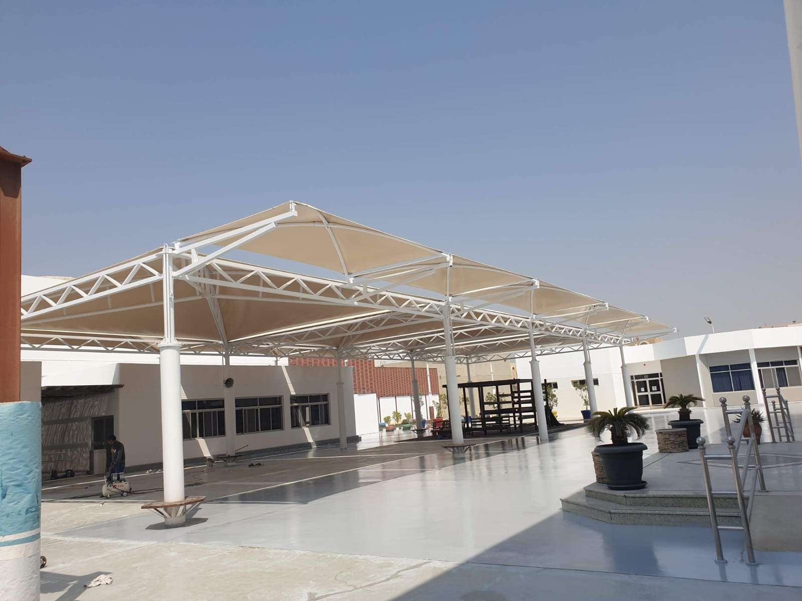 مظلات سيارات متحركة بالدمام عالية الجودة